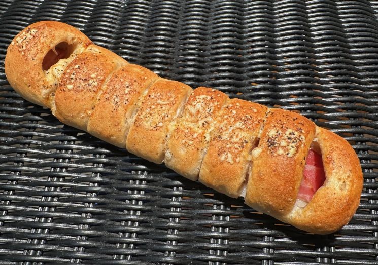 ベーコン＆ペッパーのちぎりパン